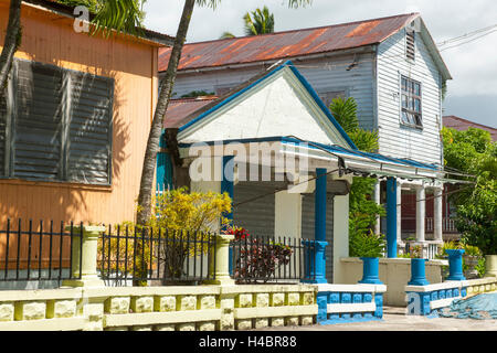 La péninsule de Samana, République dominicaine, maisons de bois coloré dans le style colonial, à Sanchez Banque D'Images