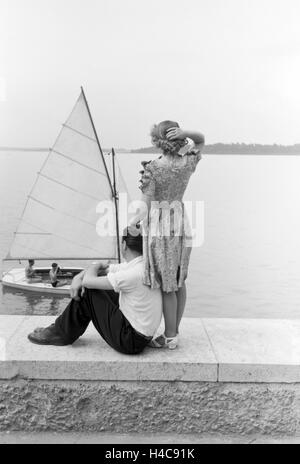 Die österreichische Schauspielerin Gusti Wolf macht Ferien, Deutschland 1930 er Jahre. L'actrice autrichienne sur ses vacances, Allemagne 1930 Banque D'Images