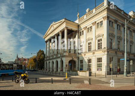 Matin d'automne à l'opéra de Wroclaw, la Basse Silésie, Pologne. Banque D'Images