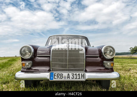 Mercedes W 110 200, type, année de construction 1966, 95 HP, Banque D'Images