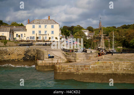 Les grands voiliers amarrés dans le port de Charlestown et, Cornwall, England, UK Banque D'Images