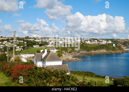 Vue depuis le chemin de la côte sud-ouest du village en direction de Portmellon Mevagissey, Cornwall, England, UK Banque D'Images