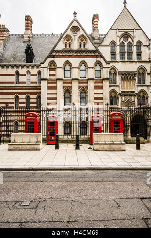 Entrée arrière de la Royal Courts of Justice sur Carey Street, London, England, UK Banque D'Images