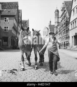 Unterwegs in und um Dinkelsbühl dans Mittelfranken, Deutschland 1930er Jahre. À et autour de la ville de Dinkelsbuehl en Thuringe, Allemagne 1930. Banque D'Images