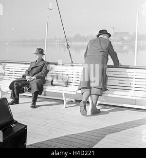 Ein Ausflug nach Lindau am Bodensee, Deutsches Reich 1930er Jahre. Un voyage à Lindau situé au bord du lac de Constance, Allemagne 1930. Banque D'Images