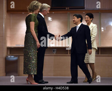 Le roi Philippe - Filip de Belgique, la Reine Mathilde de Belgique, Prince héritier Naruhito japonais et japonais de la Princesse Masako photographié pendant les quatre jours de concert belge d'une visite d'état au Japon des Royals belge, le jeudi 13 octobre 2016, à Tokyo, Japon. BELGA PHOTO ERIC LALMAND Banque D'Images