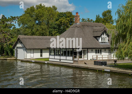 Riverside Cottage de chaume, Horning, Norfolk, Angleterre Banque D'Images