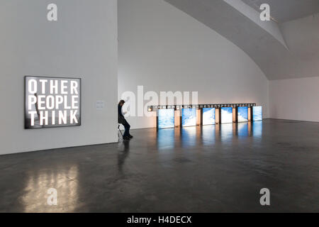 Intérieur du Musée d'art moderne Kiasma Helsinki Finlande Banque D'Images