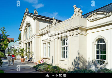 Allemagne, Bade-Wurtemberg, baignade, hameau du comte, mark bain Cassiopeia Therme, sur le pignon d'entrée avec Akroterien Thermenfenster avec pilastre et herm, Banque D'Images