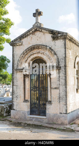 Cimetière, Cementerio Cristobal Colon, La Havane, La Havane, Cuba Vedado Nueva, les Grandes Antilles, dans les Caraïbes, Amérique Centrale, Amérique, Amérique du Nord Banque D'Images