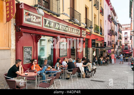 Bars sur la rue de Barcelone, Huertas, Madrid, Espagne Banque D'Images