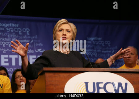 Le candidat démocrate à la présidence des États-Unis, Hillary Rodham Clinton s'adressant à la présence de l'UFCW convention le 26 mai 2016 à Las Vegas, Nevada. Banque D'Images