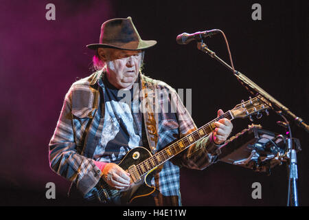 Neil Young en prestation au 2016 Beale Street Music Festival à Tom Lee Park le 29 avril 2016 à Memphis, Tennessee. Banque D'Images