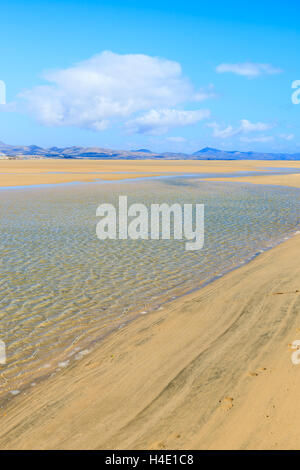 Magnifique lagon sur la plage de Sotavento de Jandia peninsula, Fuerteventura, Îles Canaries, Espagne Banque D'Images