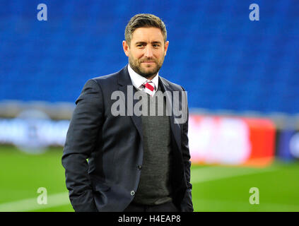 L'entraîneur-chef de la ville de Bristol Lee Johnson avant le ciel parier match de championnat au Cardiff City Stadium. Banque D'Images