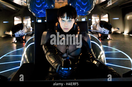 DATE DE SORTIE : Juillet 21, 2017 Title : La valériane et de la ville d'un millier de planètes STUDIO : Lionsgate Réalisateur : Luc Besson RÉSUMÉ : voyage dans le temps La valériane est agent envoyé pour enquêter sur un empire galactique, avec son partenaire Laureline avec : Dane Dehaan comme la valériane (Crédit : c/Lionsgate Entertainment Images/) Banque D'Images