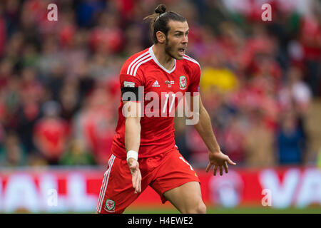 Gareth Bale en action pour l'équipe de football du Pays de Galles. Banque D'Images