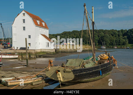 Moulin à marée et le quai, Woodbridge, Suffolk, Angleterre Banque D'Images