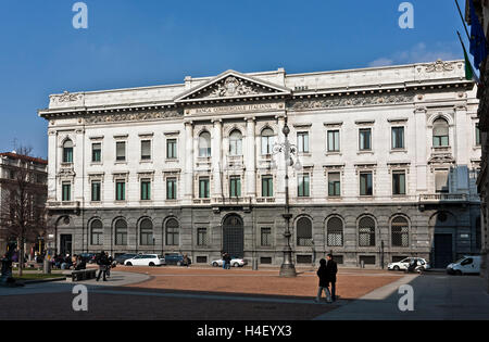 La Banca Commerciale Italiana, bank building, l'architecte Luca Beltrami, 1927, dans la place Piazza della Scala, Milan, Italy, Europe Banque D'Images