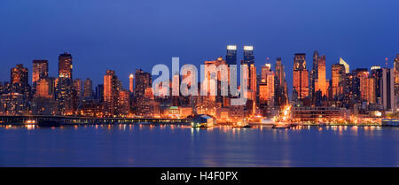Vue panoramique sur Mid Town Manhattan New York vue de Weehawken, New Jersey, USA Banque D'Images