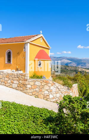 Petite église grecque en zone de montagne de l'île de Céphalonie, Grèce Banque D'Images