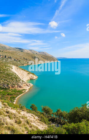 Vue sur mer baie à partir de la route côtière près de Lixouri town, l'île de Céphalonie, Grèce Banque D'Images