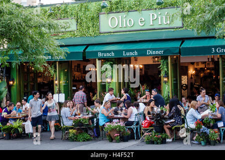 New York City, NY NYC Manhattan, West Village, Olio e PIU, cuisine italienne, restaurant restaurants repas cafés, trattoria, trottoir, repas en plein air, brunc Banque D'Images