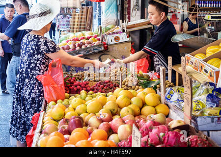 New York City,NY NYC Lower Manhattan,Chinatown,shopping shopper shoppers magasins marché marchés achats vente, magasins de détail busi Banque D'Images