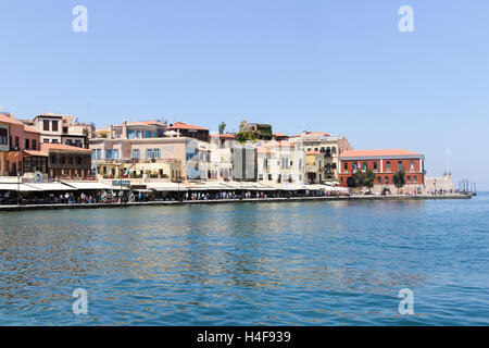 Vue sur le vieux port vénitien, Chania, Crète, Grèce Banque D'Images
