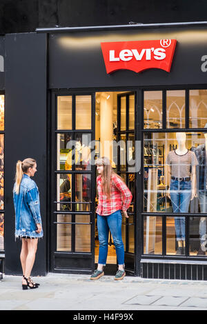 Levi's store, Long Acre, Londres, Angleterre, Royaume-Uni Banque D'Images