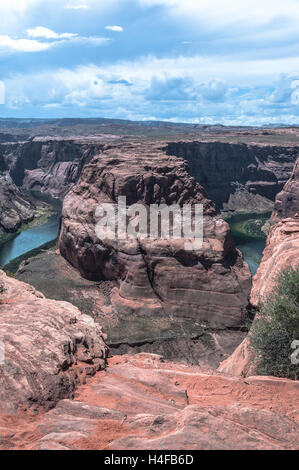 Horseshoe Bend vu depuis le belvédère, Arizona Banque D'Images