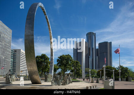 Héritage DU TRAVAIL TRANSCENDANT ARCH MONUMENT (©DAVID BARR/SERGIO DI GIUSTI 2003) HART PLAZA DOWNTOWN DETROIT MICHIGAN USA Banque D'Images