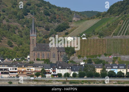 Lorchhausen, Allemagne - 16 septembre 2016 - Belle ville Lorchhausen au Rhin avec des réflexions dans l'eau Banque D'Images