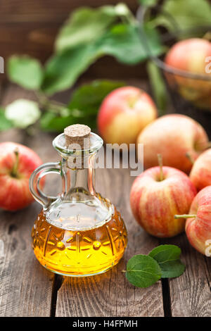 Le vinaigre de cidre de pomme Banque D'Images