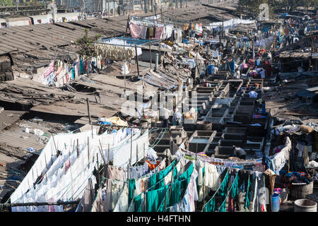 Lavage Lavage Lavage des mains jour blanchisserie et d'étendage à Dhobi Ghat à Mahalaxmi,Mumbai Bombay,,Maharashtra, Inde. Banque D'Images