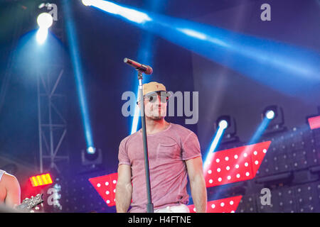 Sam Hunt fonctionne à la Tortuga Music Festival le 16 avril 2016 à Fort Lauderdale, en Floride. Banque D'Images