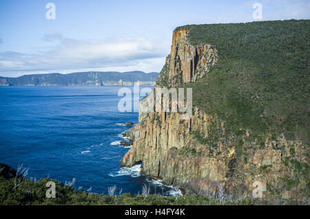 Les falaises du Cap français Hauy. Tasman National Park, Tasmanie, Australie Banque D'Images