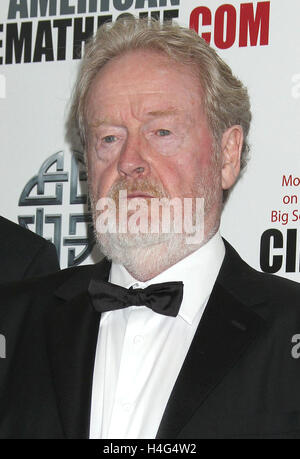 Beverly Hills, CA, USA. 14Th Oct, 2016. 14 octobre 2016 - Los Angeles, Californie - Ridley Scott. 30Th Annual American Cinematheque Awards Gala tenu au Beverly Hilton Hotel. Crédit photo : Russ Elliot/AdMedia Crédit : Russ Elliot/AdMedia/ZUMA/Alamy Fil Live News Banque D'Images