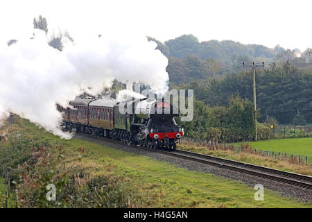 Bury, Lancashire, Royaume-Uni. 15 octobre, 2016. The Flying Scotsman sur les pistes de l'East Lancashire railway passant d'ébarbures Country Park, Bury, 15 octobre 2016 Crédit : Barbara Cook/Alamy Live News Banque D'Images