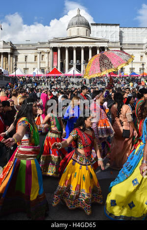 Trafalgar Square, Londres, Royaume-Uni. 16 octobre 2016. Diwali sur la place, la célébration à Trafalgar Square. Banque D'Images