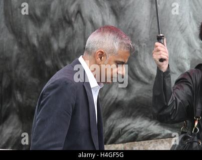 Sadiq Khan, Westminster, London, UK. 16 octobre, 2016. Le maire de Londres Sadiq Khan ouvre Festival de Dewali à Trafalgar Square. stock photo, photographie, image, photo, editorial Banque D'Images