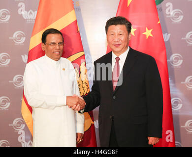 Goa. 16 Oct, 2016. Le président chinois Xi Jinping rencontre le président du Sri Lanka, Maithripala Sirisena dans l'ouest de l'état de Goa, le 16 octobre 2016. Credit : Ding Lin/Xinhua/Alamy Live News Banque D'Images