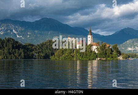 Le lac de Bled, en Slovénie, avec l'assomption de Marie Église de l'île Banque D'Images