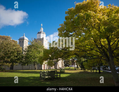 La Cathédrale de Portsmouth en pèlerin de la lumière du matin d'automne Banque D'Images