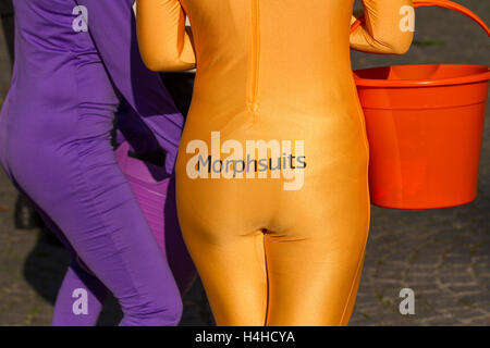 Acteurs de l'Agence à Morphsuits festival indien à Manchester, UK Banque D'Images