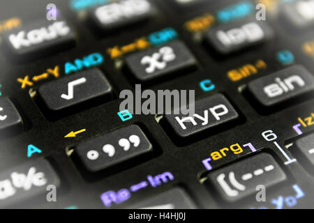 Les boutons de la calculatrice scientifique close up avec vignette lumineux Banque D'Images