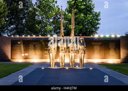 United States Air Force Memorial sur la garde d'honneur au crépuscule, Arlington, Virginia Banque D'Images