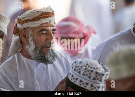 Niawa, Oman, October 13th, 2016 : old man omanais à Nizwa market Banque D'Images