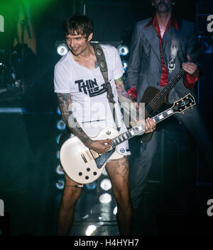 Justin Hawkins de l'obscurité à la salle de bal Regency à San Francico sur leur souffle de notre tournée. Banque D'Images