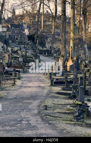 Cimetière avec des pierres tombales Banque D'Images